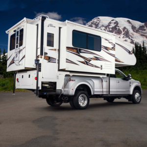 2024 Factory Direct 4X4 Expedition Truck Camper Made of Fiberglass with Kitchen & Toilet Facilities