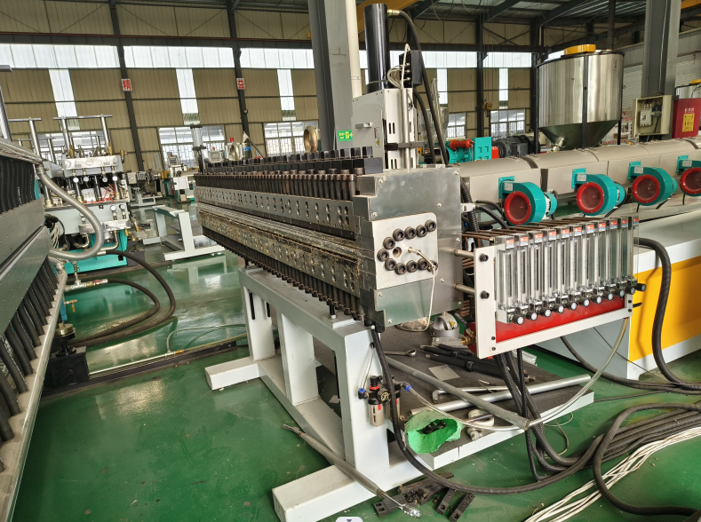 Competitive price PC PP corrugated sheet manufacturing machine PP hollow sheet/packing box production line