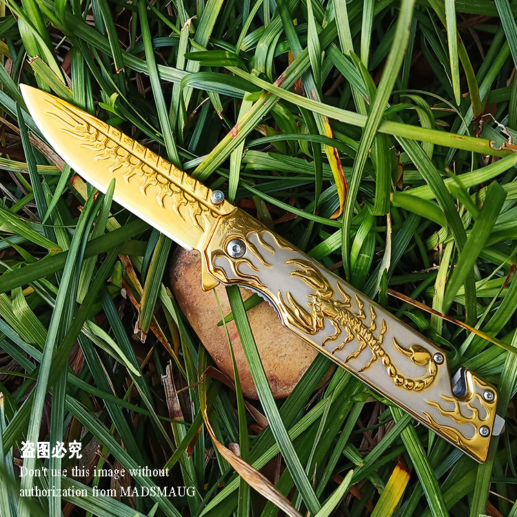 MADSMAUG 3d Embossed wolf stainless steel EDC Pocket  Knife Outdoor Survival Camping gold scorpion Folding Pocket Knife