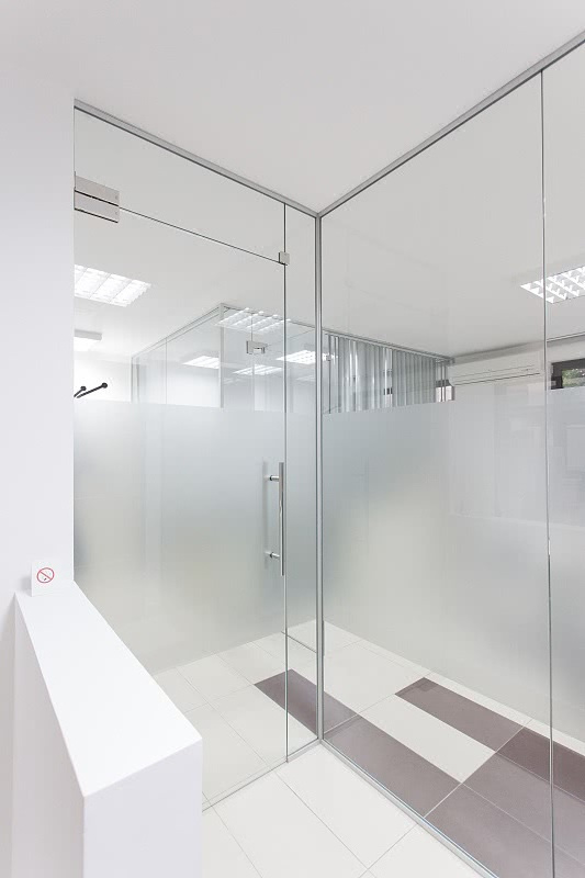 Modern Modular Soundproof Frameless Demountable Aluminum Tempered Single Or Double Glazing Clear Office Glass Partition Wall