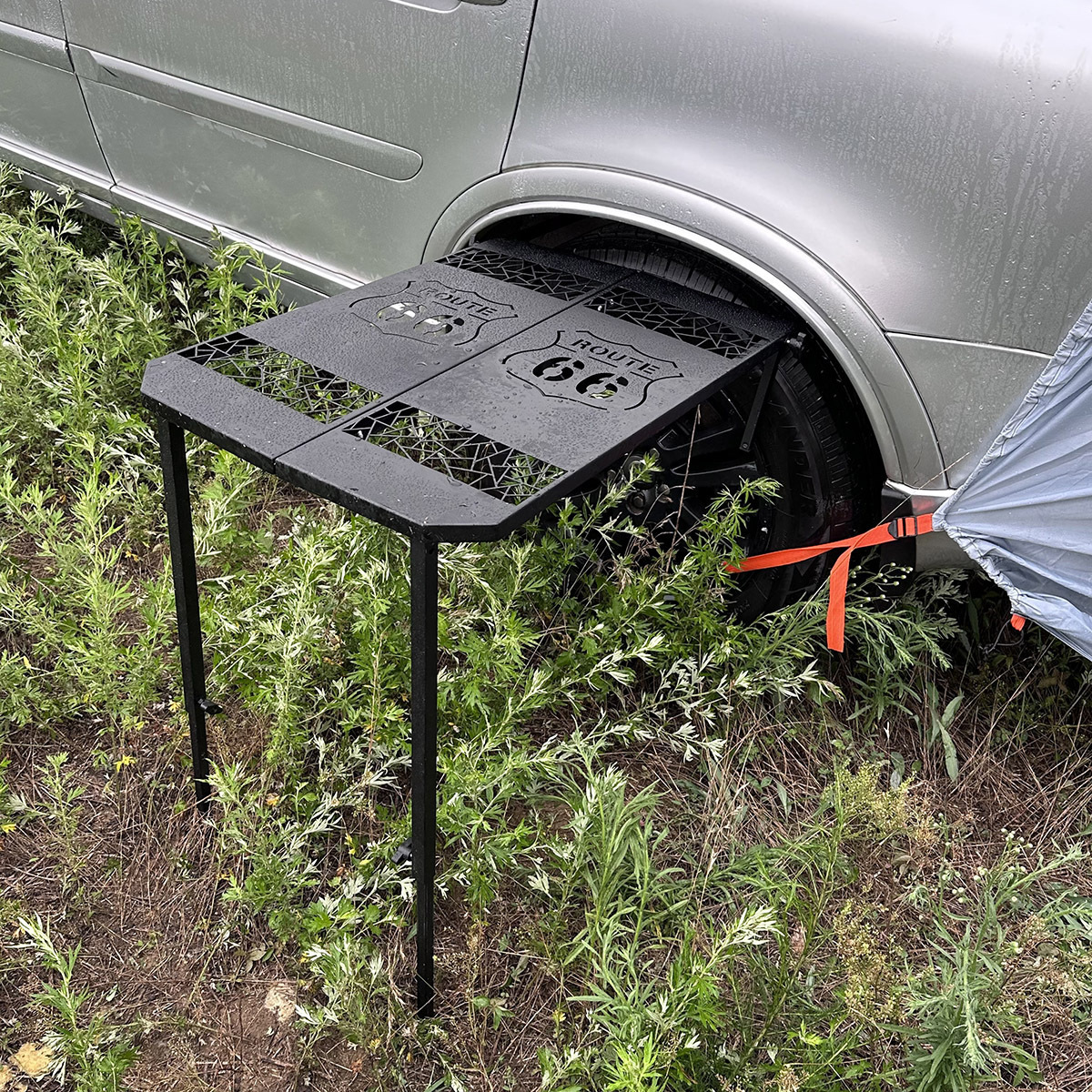 Tire-mounted Portable Steel Outdoor Travel Camping Folding Up Tire Table