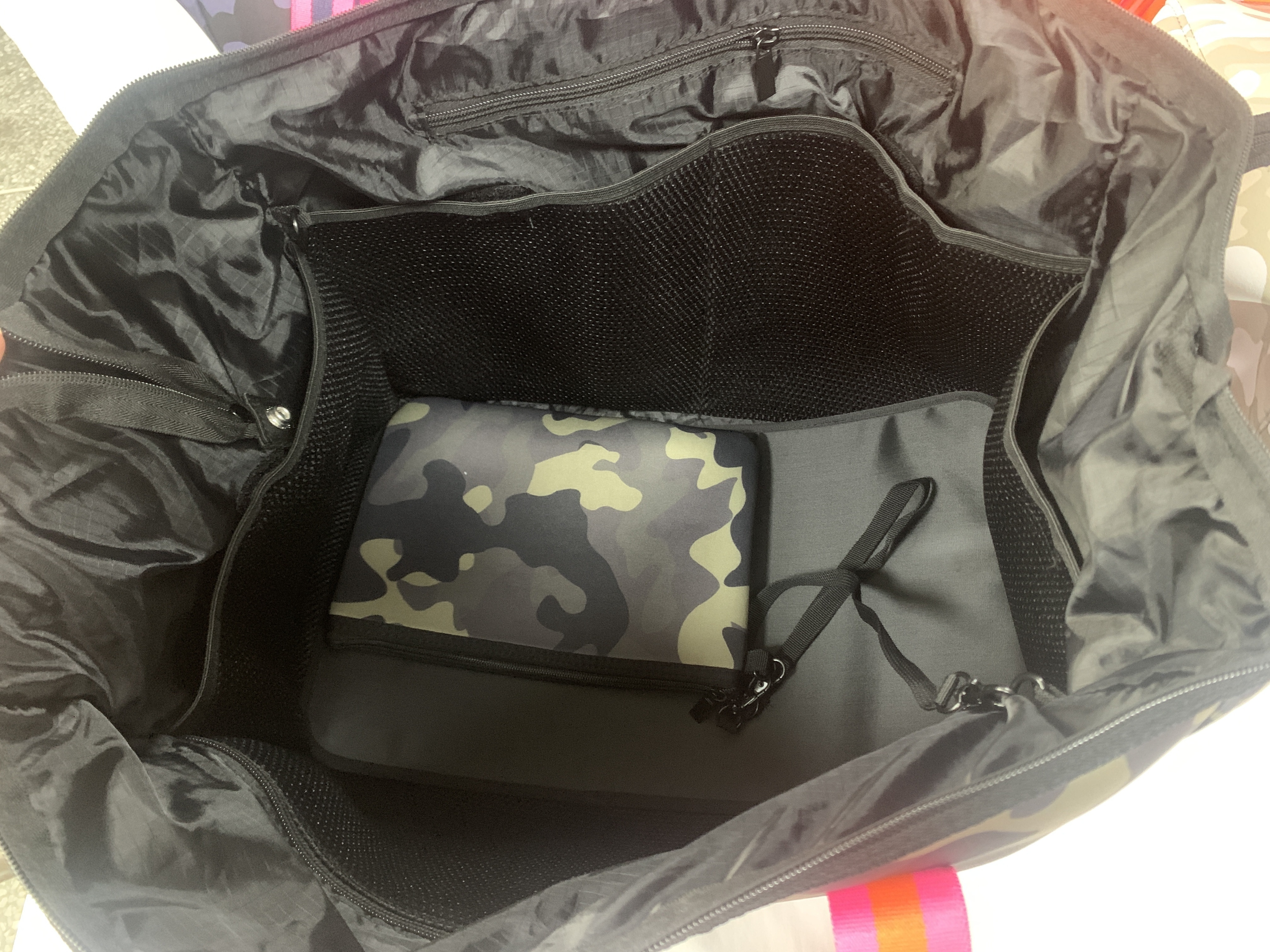 Wholesale Large Fashion Storage Organizer Foldable Luxury Travel Sublimation Sport Outdoor Womens Neoprene Camo Duffle Bag