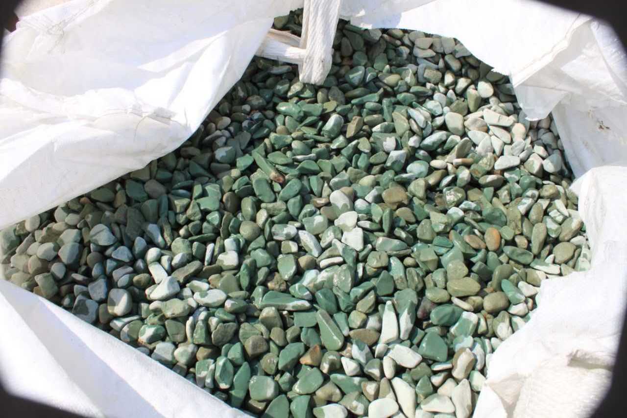 Dark Jade Green Outdoor Natural Garden Landscape Decorating Small Sand Pebbles Gravel River Rocks Paver Crushed Cobble Stones