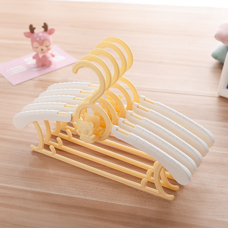 Telescopic non-slip clothes drying rack plastic children clothes drying rack hanger without trace clothes rack