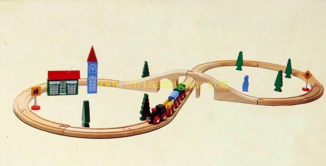 100pc Hot sale wooden train track toys set magical track assemble block vehicle toys railway play track car racing set