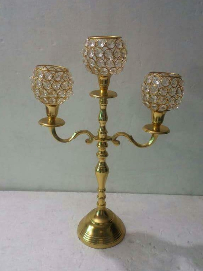 New Arrival Modern Design Light Luxury Gold Polished Candle Stand Candelabra 5 Arms Elegant Metal Candle Holders