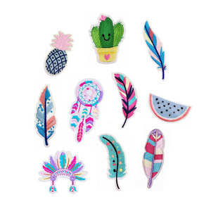 Feather designs embroidered patch bulk wholesale iron on patches for jeans