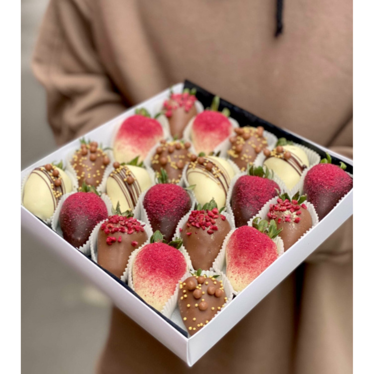 Luxury clear window bonbons truffle bar sweet candy dessert strawberry packaging paper carton custom premium chocolate box