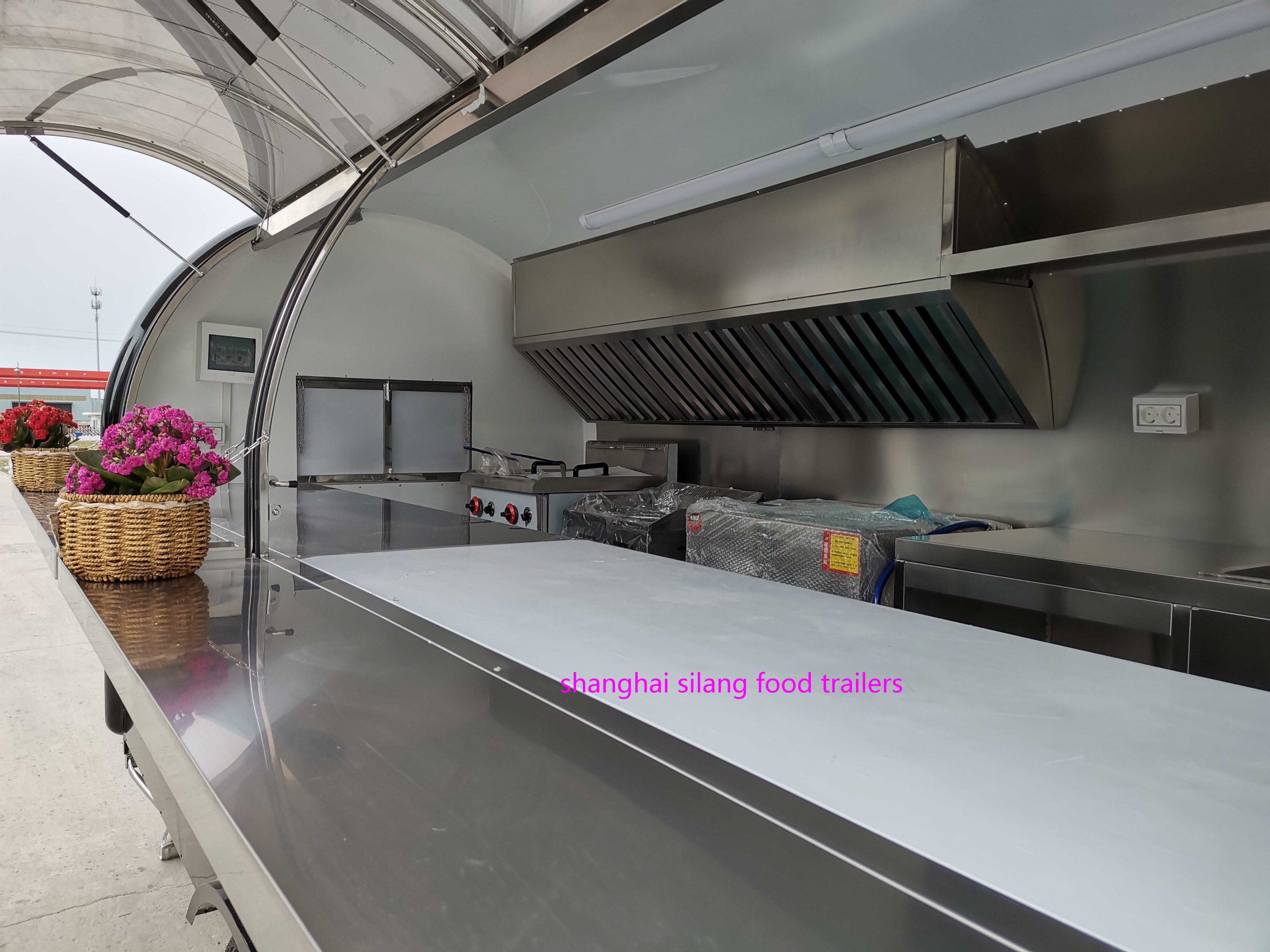 European standard food trailers round type food trailer customized food truck