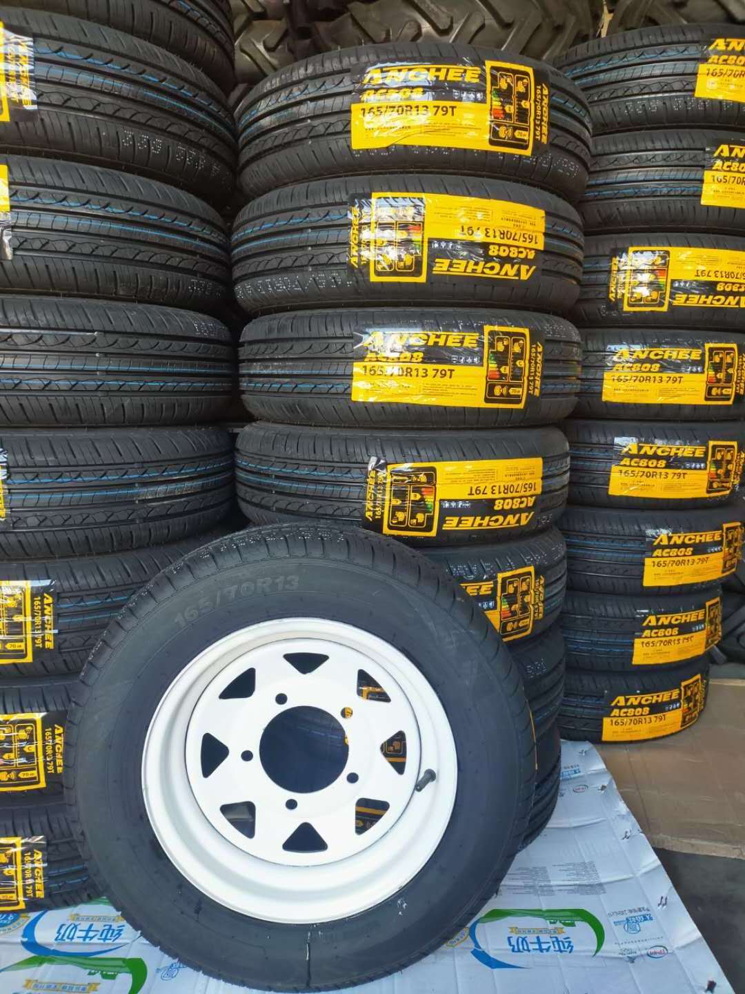 High performance low price 205/55R16 passenger Car Tires