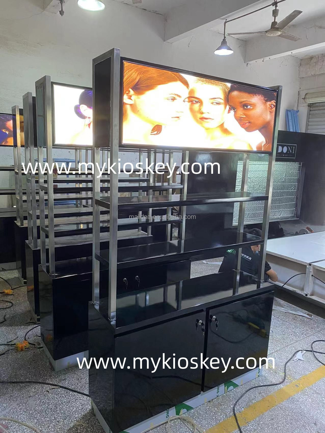 Cosmetics wall cabinet Hair salon shelf furniture display in makeup store counter for sale