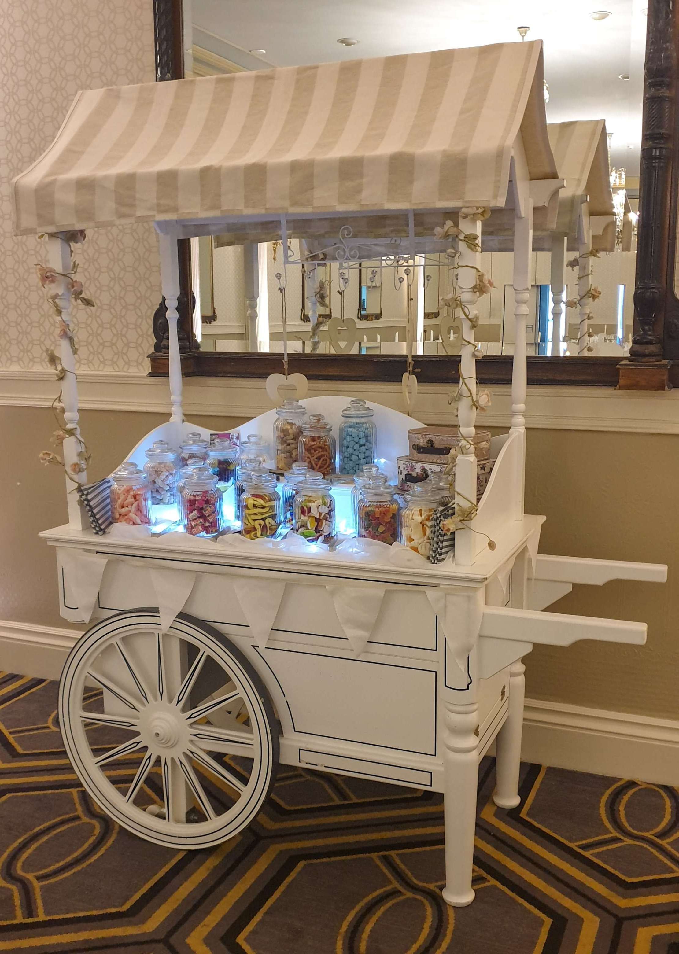 Most popular candy cart white color street candy cart