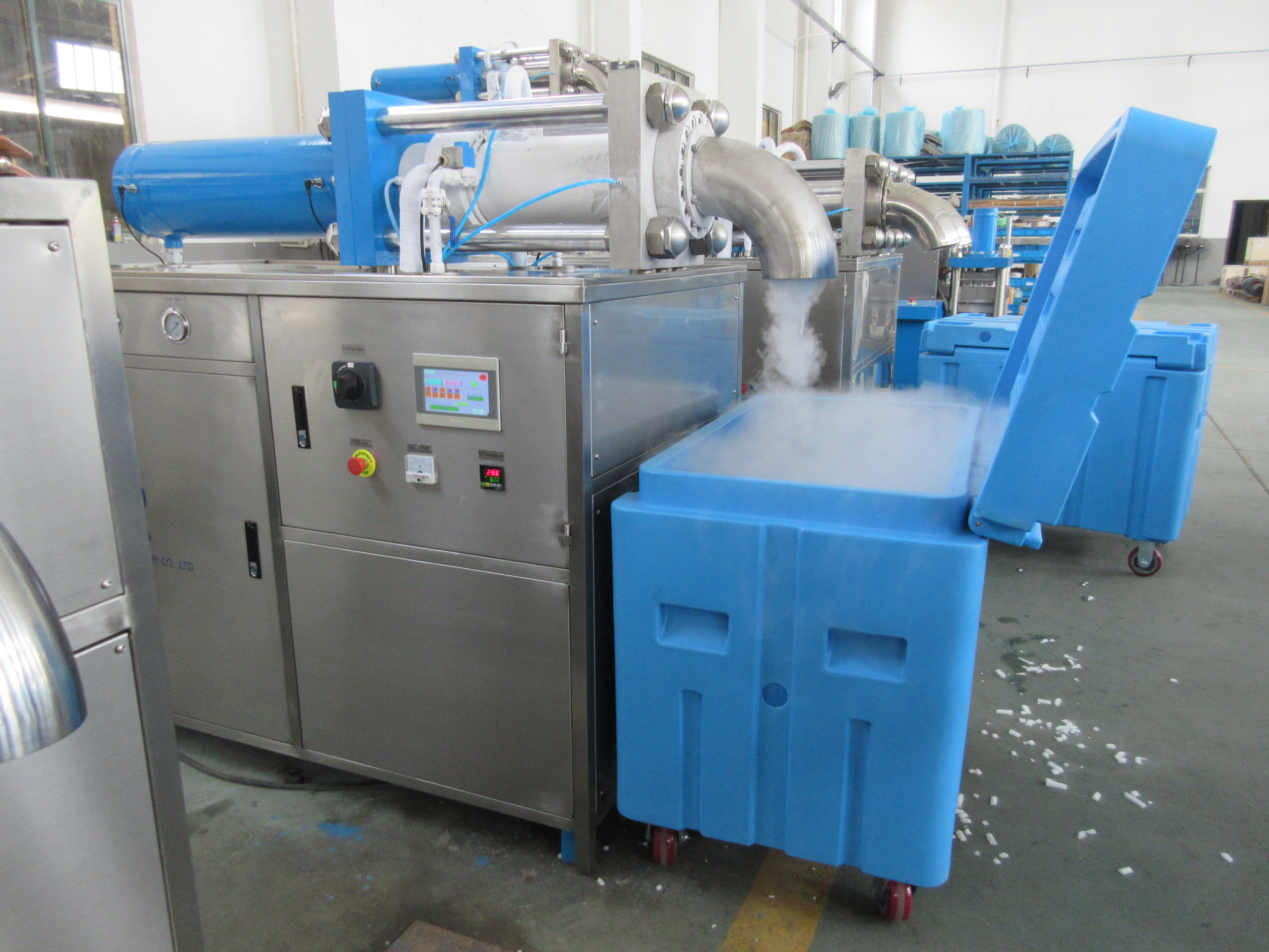 3~19 mm  Dimension Double-Head Dry Ice Pelletizer /Dry Ice Making /Tube Ice Machine With Vertical Design DZ