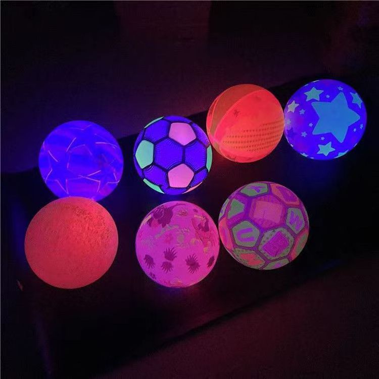 Glowing toys Rainbow Outdoor Glowing in the Dark Light Up Inflatable Led Luminous Children Sports Pvc Toy Beach Balls