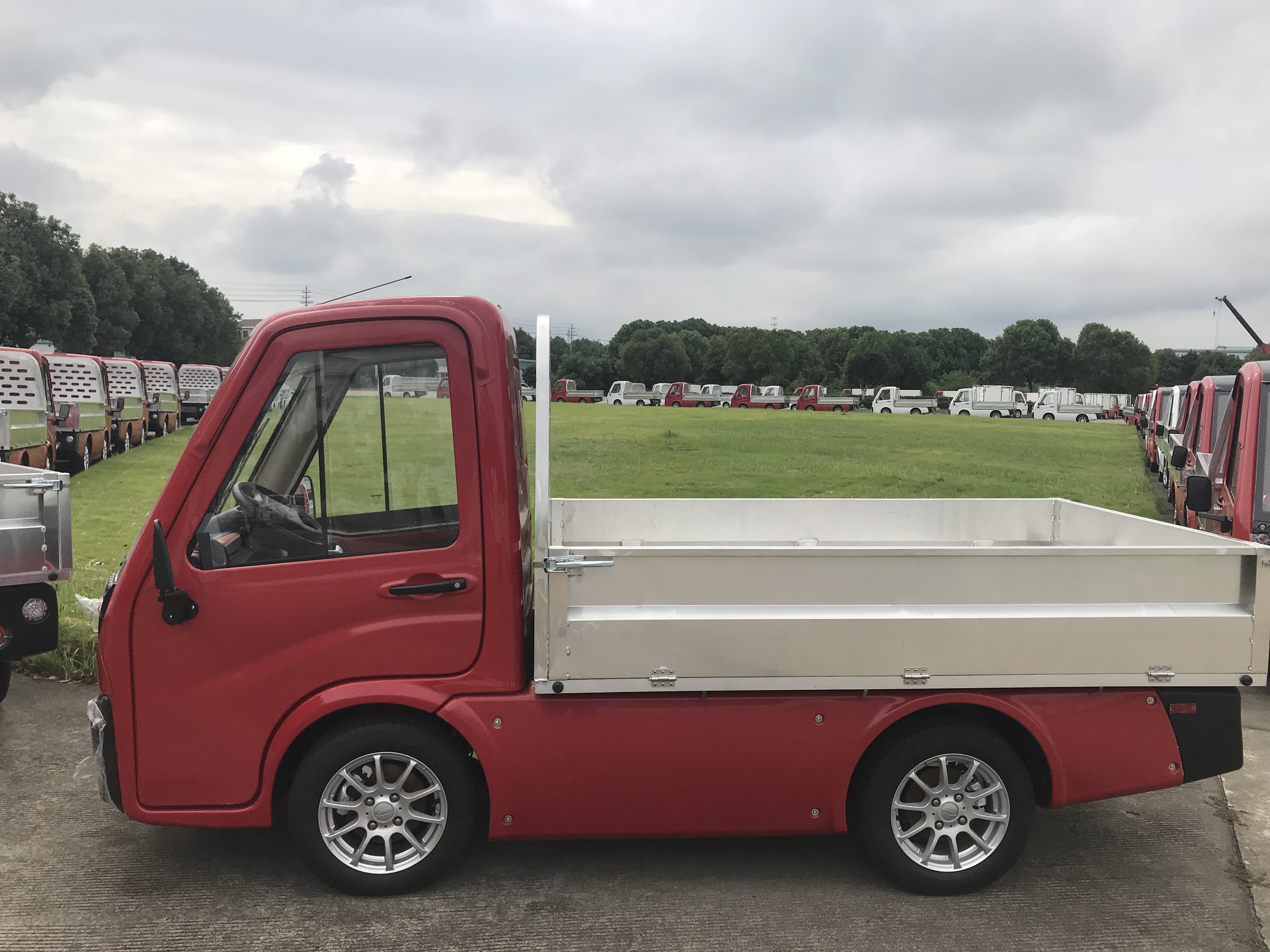 LHD/RHD 20KW Electric mini truck/ EV pickup with L7e