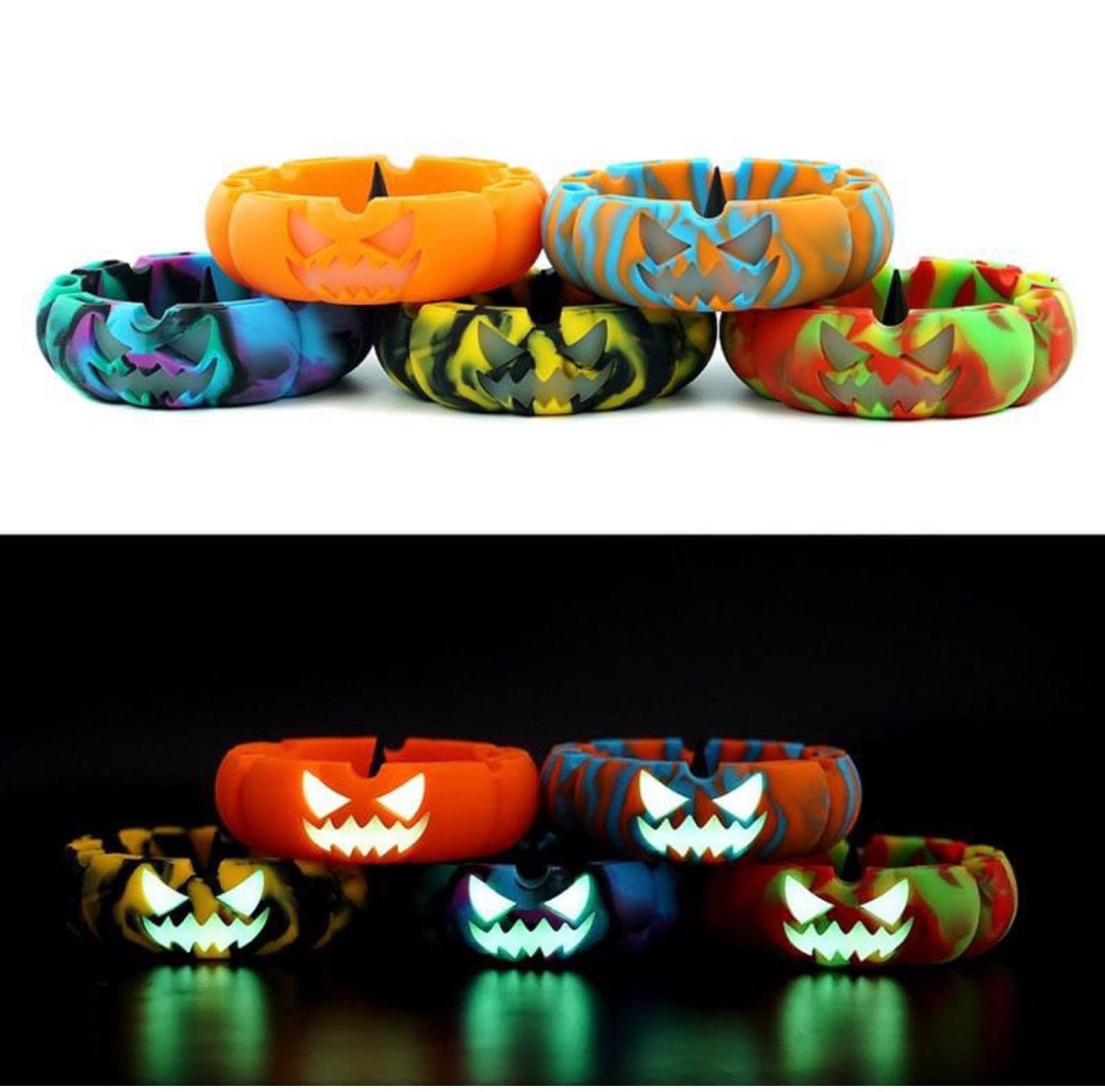 New Halloween Funny Pumpkin Glow in the Dark Cigarette Ashtray Camouflage Silicone Ashtray