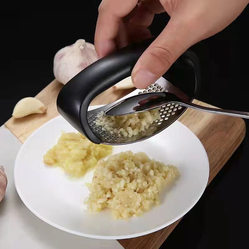 High Quality Manual Pressure Garlic Masher Household Kitchen Tool with Clamp Mashing Garlic Hot Sale Fruit Vegetable Artifact