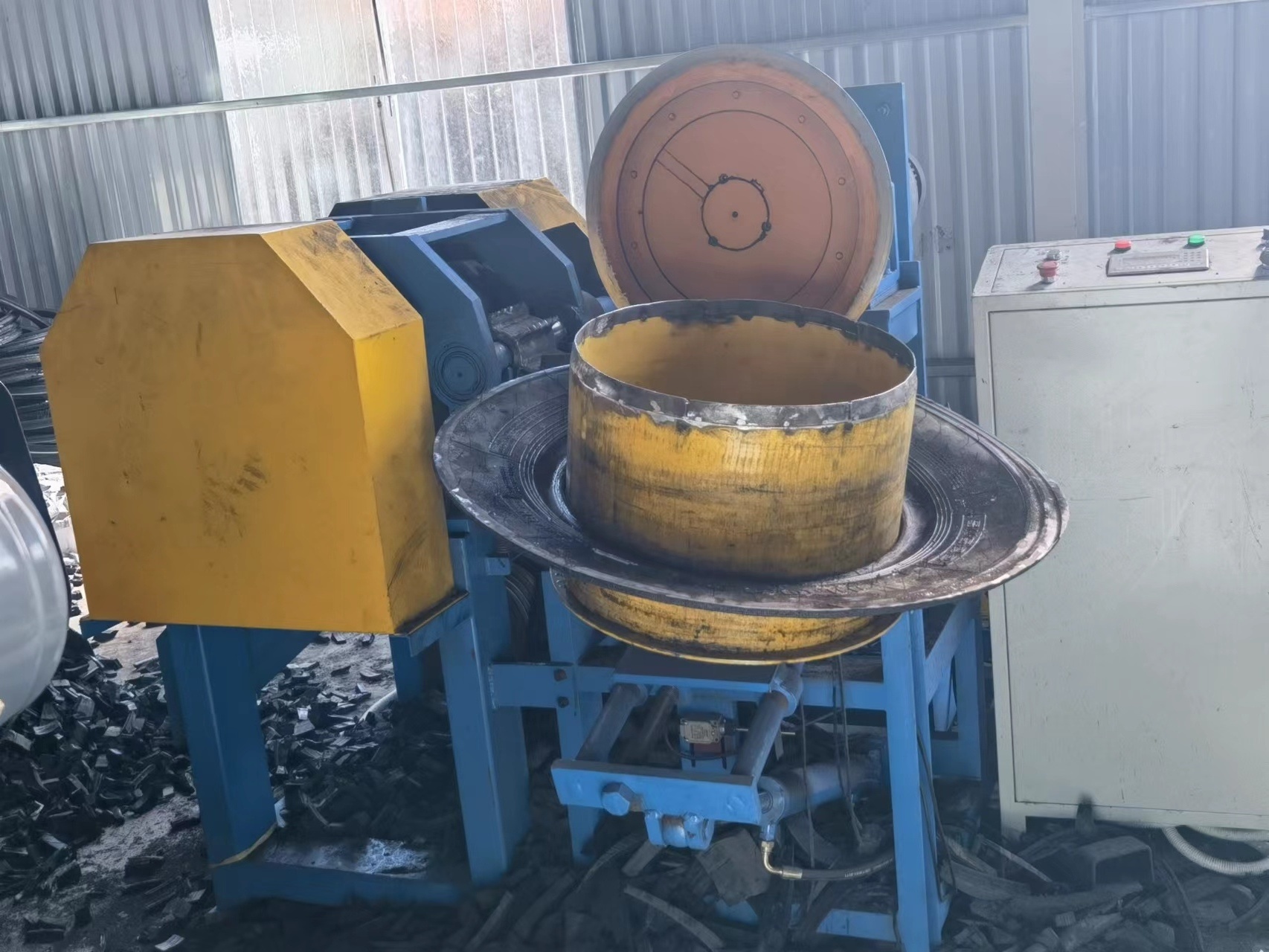 Factory supply tire recycling machine to make rubber powder price