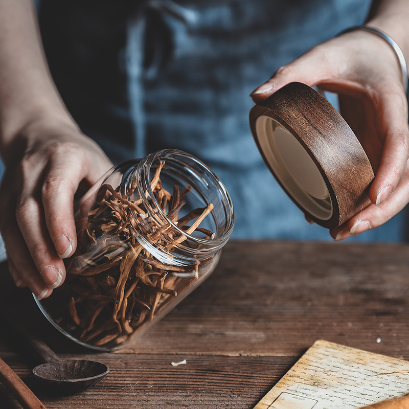 Hand-blown from Borosilicate glass canister with acacia wood lid for Sugar Tea Coffee Beans candy spice glass jar jar with lid