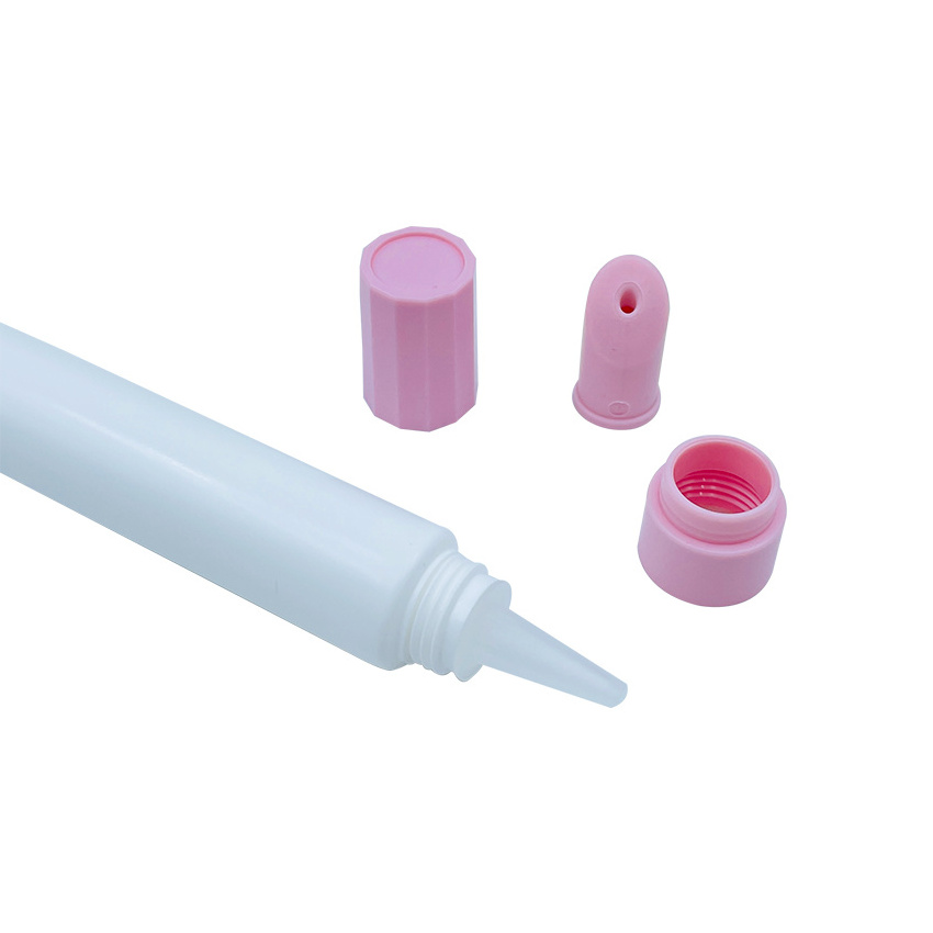 Customized Empty Lip Gloss Containers 15ml 20ml 30ml Plastic Lip Tubes with Silicone Tip for Lip Balm Cosmetic Packaging