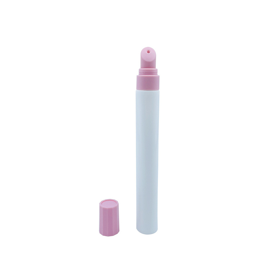 Customized Empty Lip Gloss Containers 15ml 20ml 30ml Plastic Lip Tubes with Silicone Tip for Lip Balm Cosmetic Packaging