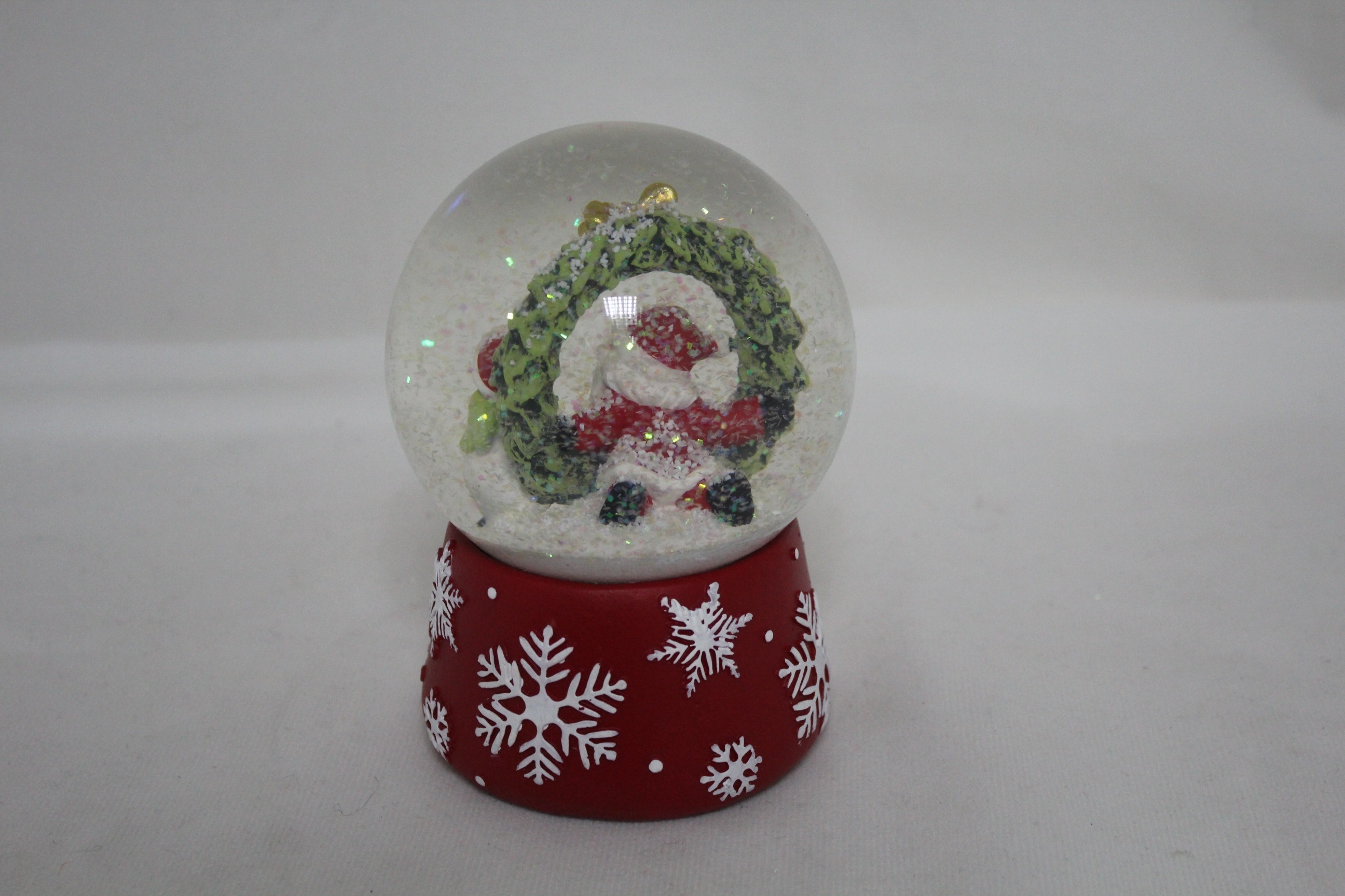 Glitter and music resin souvenirs  water ball Christmas Snow Globe