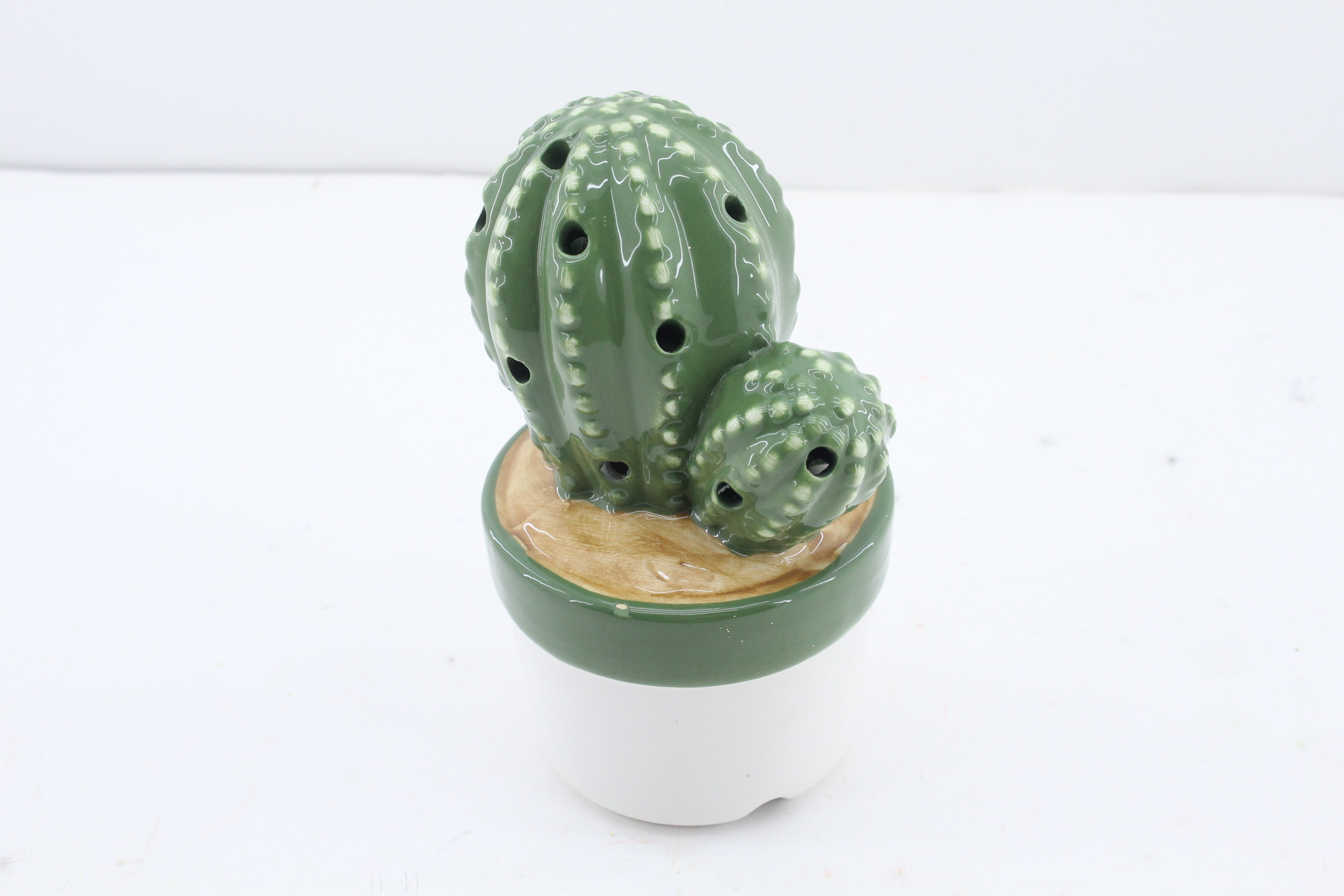 Hot Sale Ceramic Cactus Shaped Tabletop Decoration Mini Cute Plant Ornament for Home Decorative