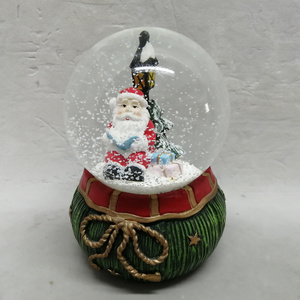 2021 Manufacturer Xmas Decorations Christmas Resin Decoration Snowball Ornaments kawaii for Indoor decorative