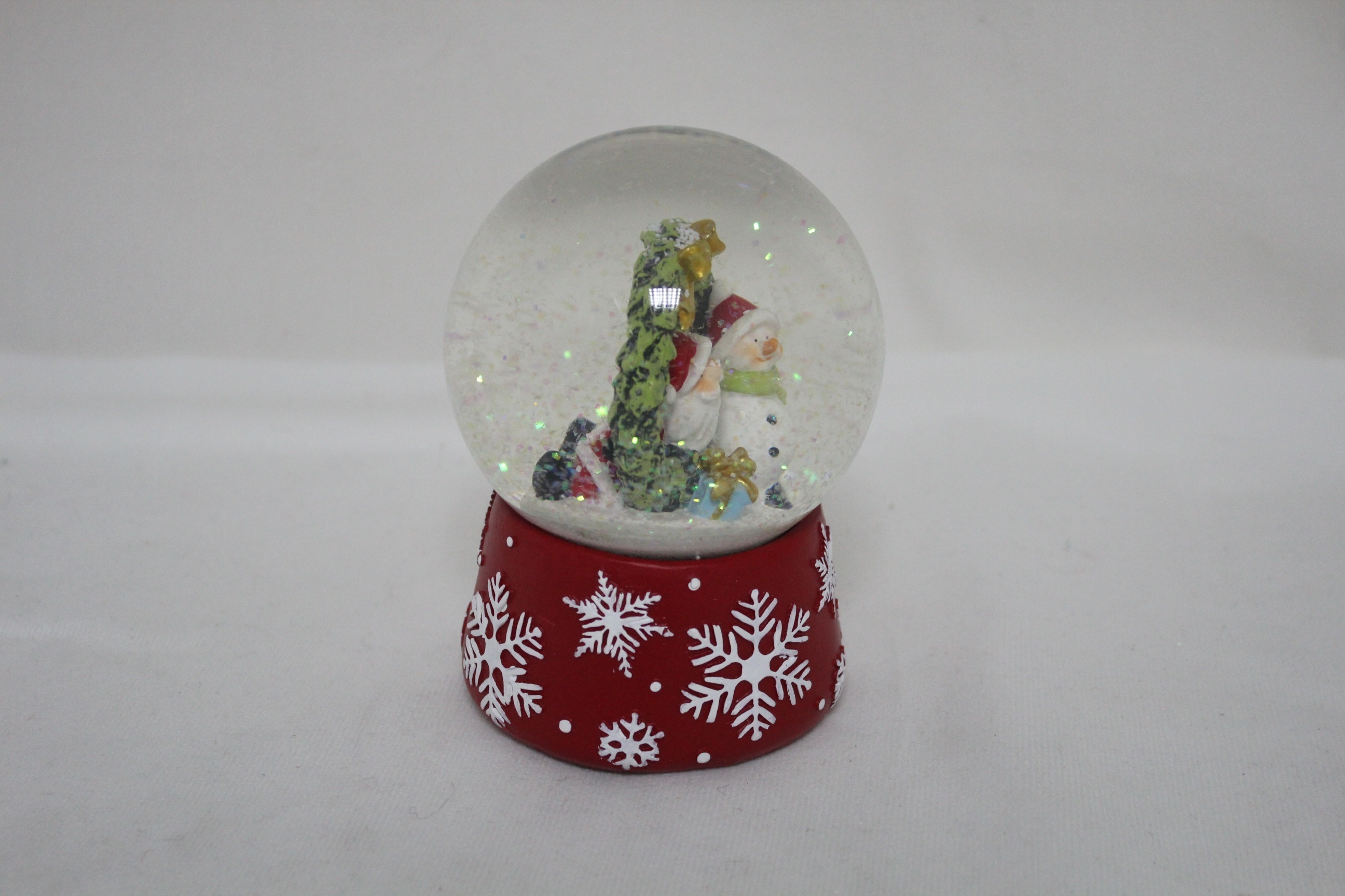 Glitter and music resin souvenirs  water ball Christmas Snow Globe