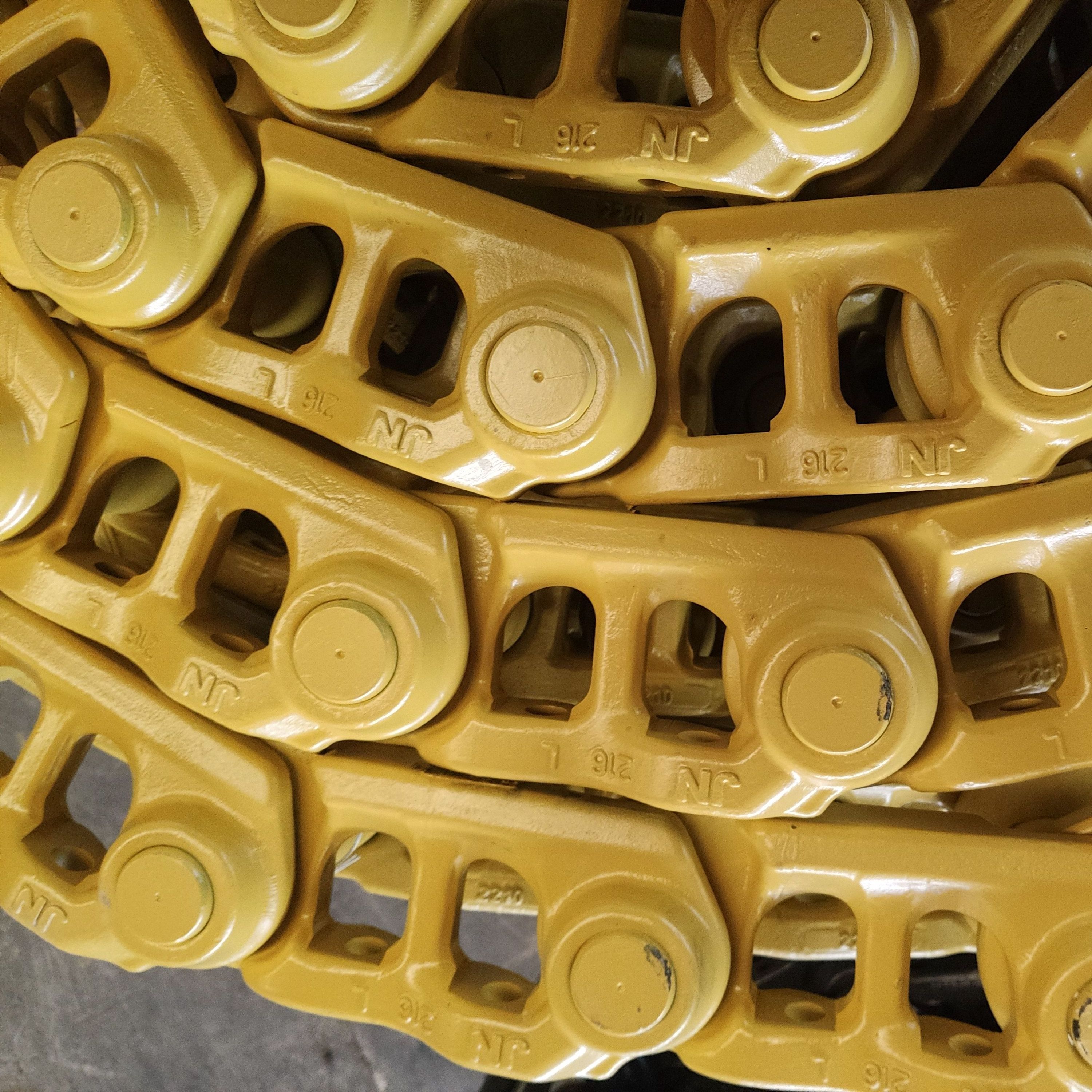 SD16  Case Dozer Track Chains  Track Chain  Excavator Undercarriage Parts  8203MJ-39000