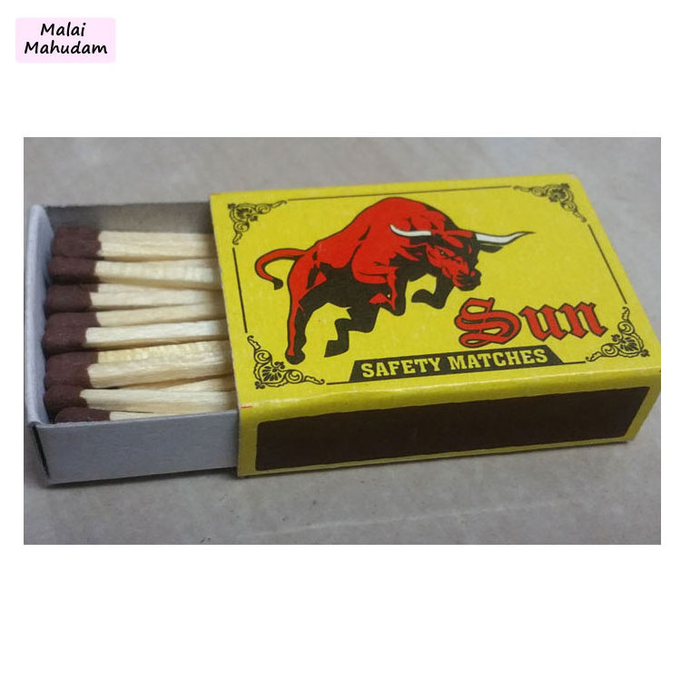 Bulk Selling Premium Quality Long Wooden Sticks Multi-Color Safety Matches / Fancy Safety Matches