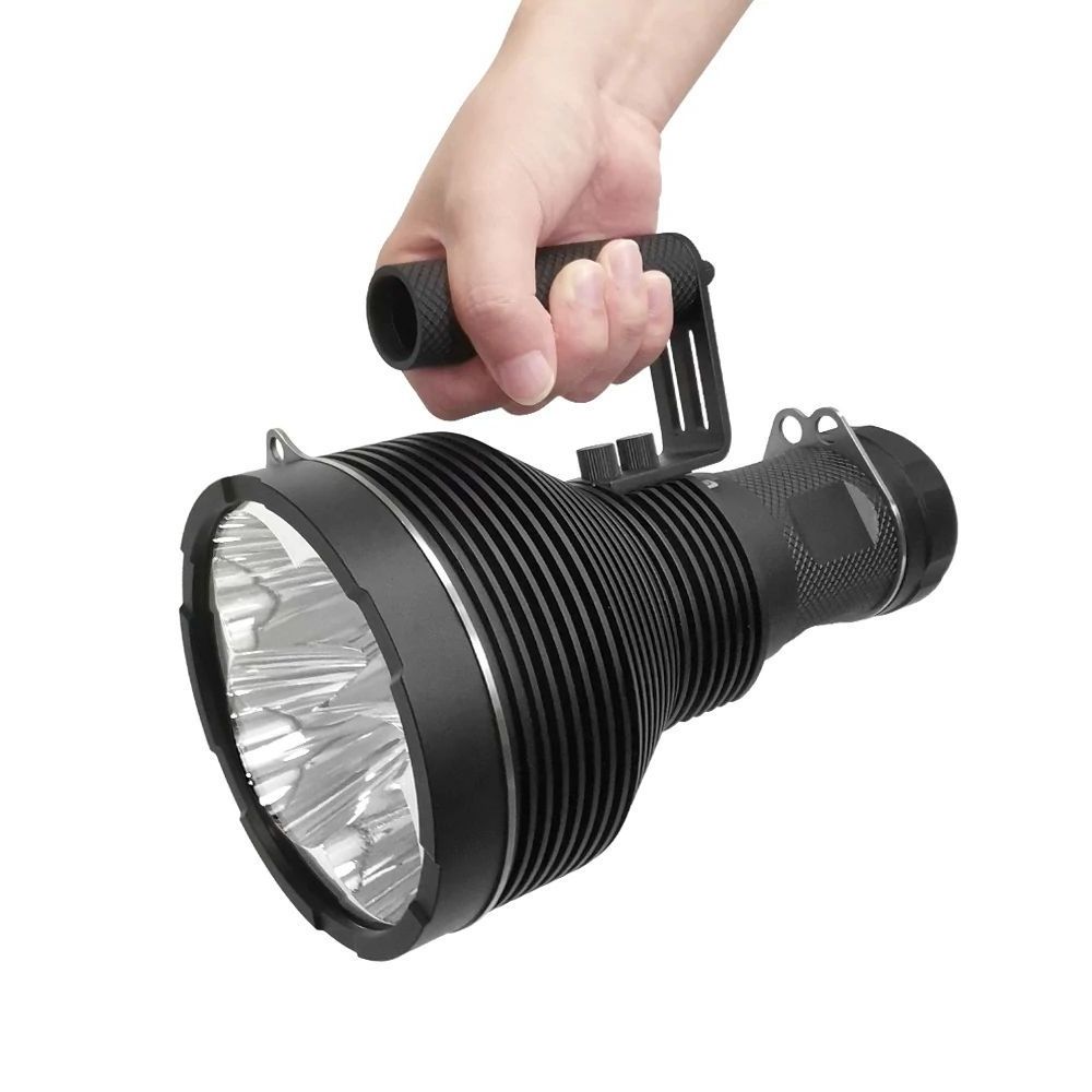 GT94X 4xSBT90.2LED 24000LM 2950m LED Flashlight use 4 x 21700 Lumintop