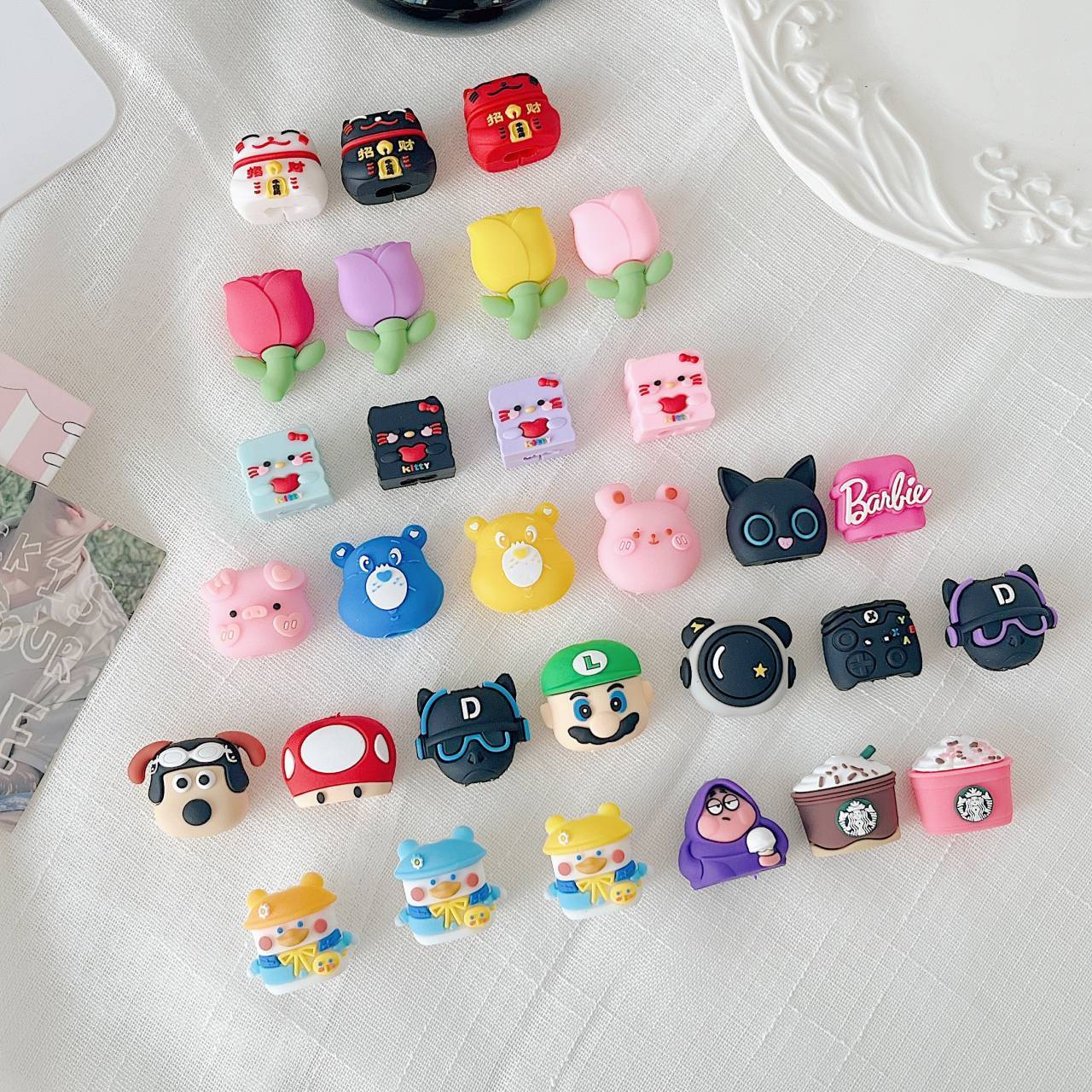 Creative cute silicone cartoon cable protector