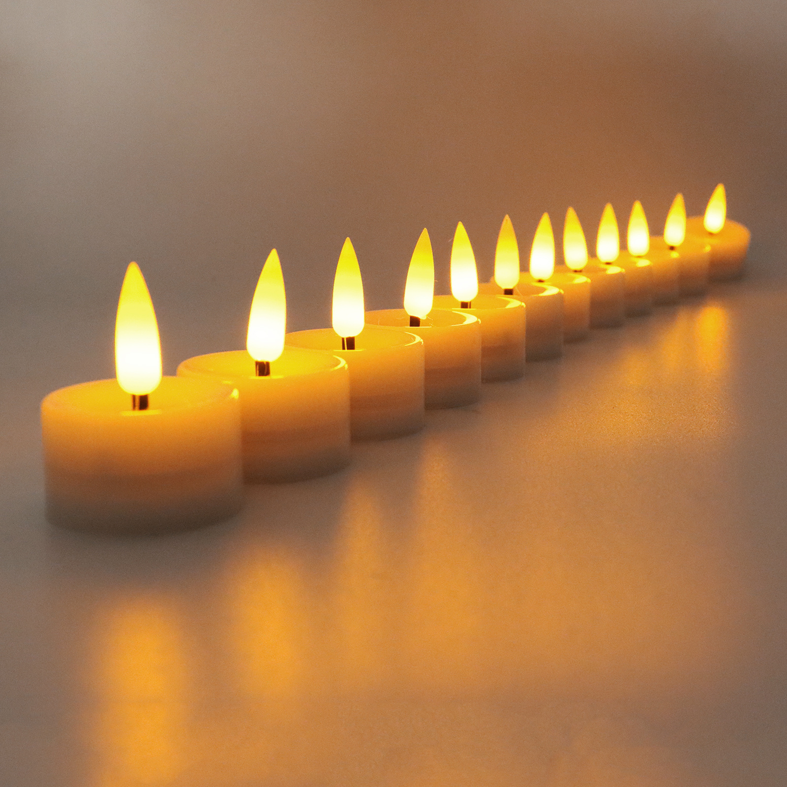 Matti's  Electric Flash Flame Small Candle Yellow Flash LED Tea Light