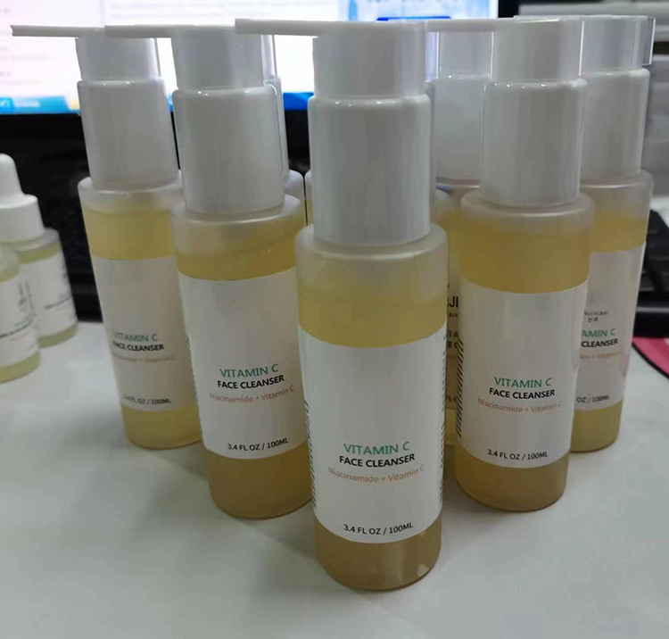 Private Label Korean Cosmetic Natural Vegan Niacinamide Skin Whitening Vitamin C Facial Cleanser