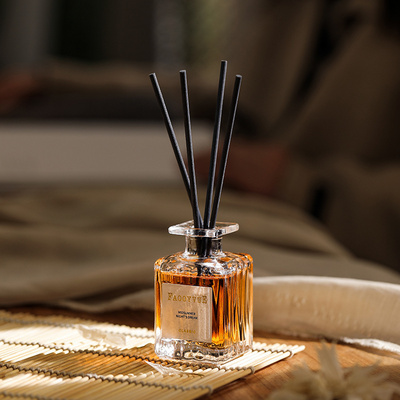 Hot Sale Luxury 50ml Home Fragrance Aroma Air Scent Christmas Reed Diffuser Home Diffuser De Parfum Maison With Sticks