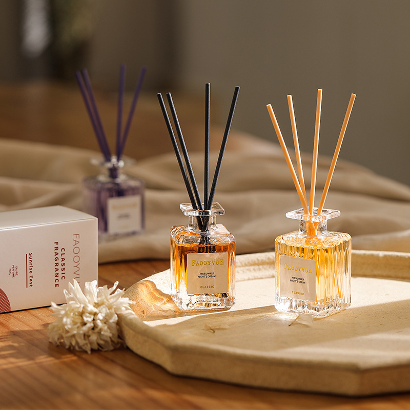 Hot Sale Luxury 50ml Home Fragrance Aroma Air Scent Christmas Reed Diffuser Home Diffuser De Parfum Maison With Sticks