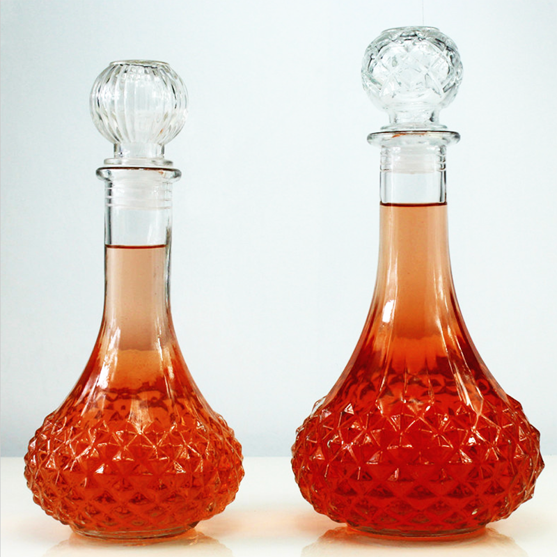 Crystal premium teardrop shape  studded glass decanter