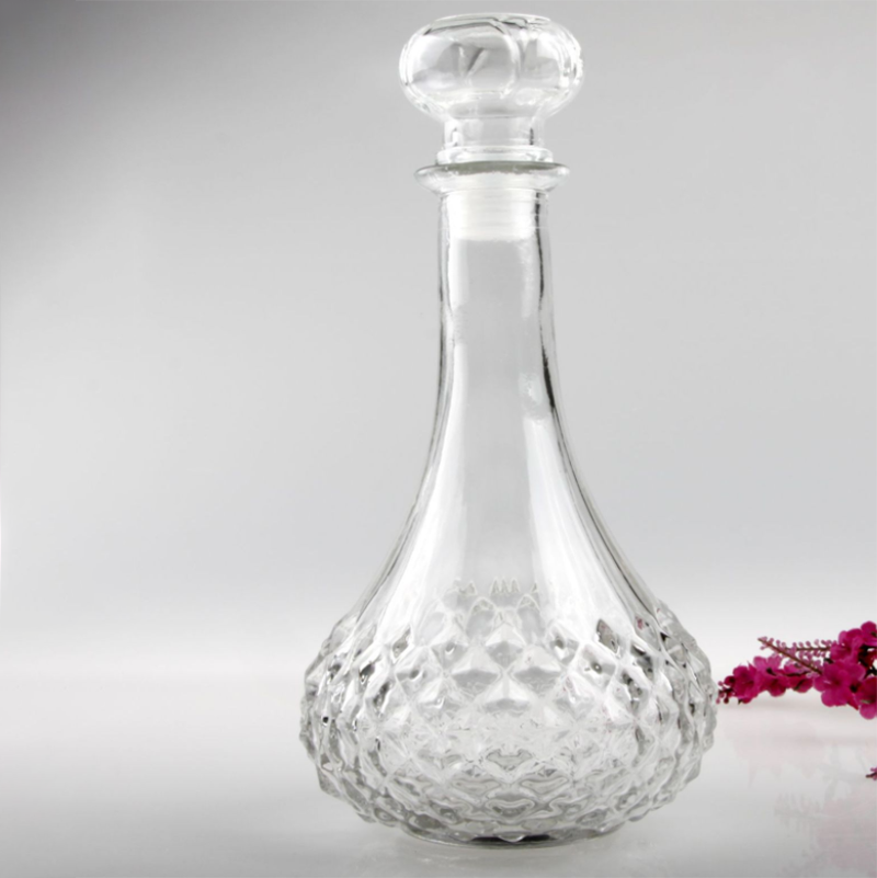 Crystal premium teardrop shape  studded glass decanter