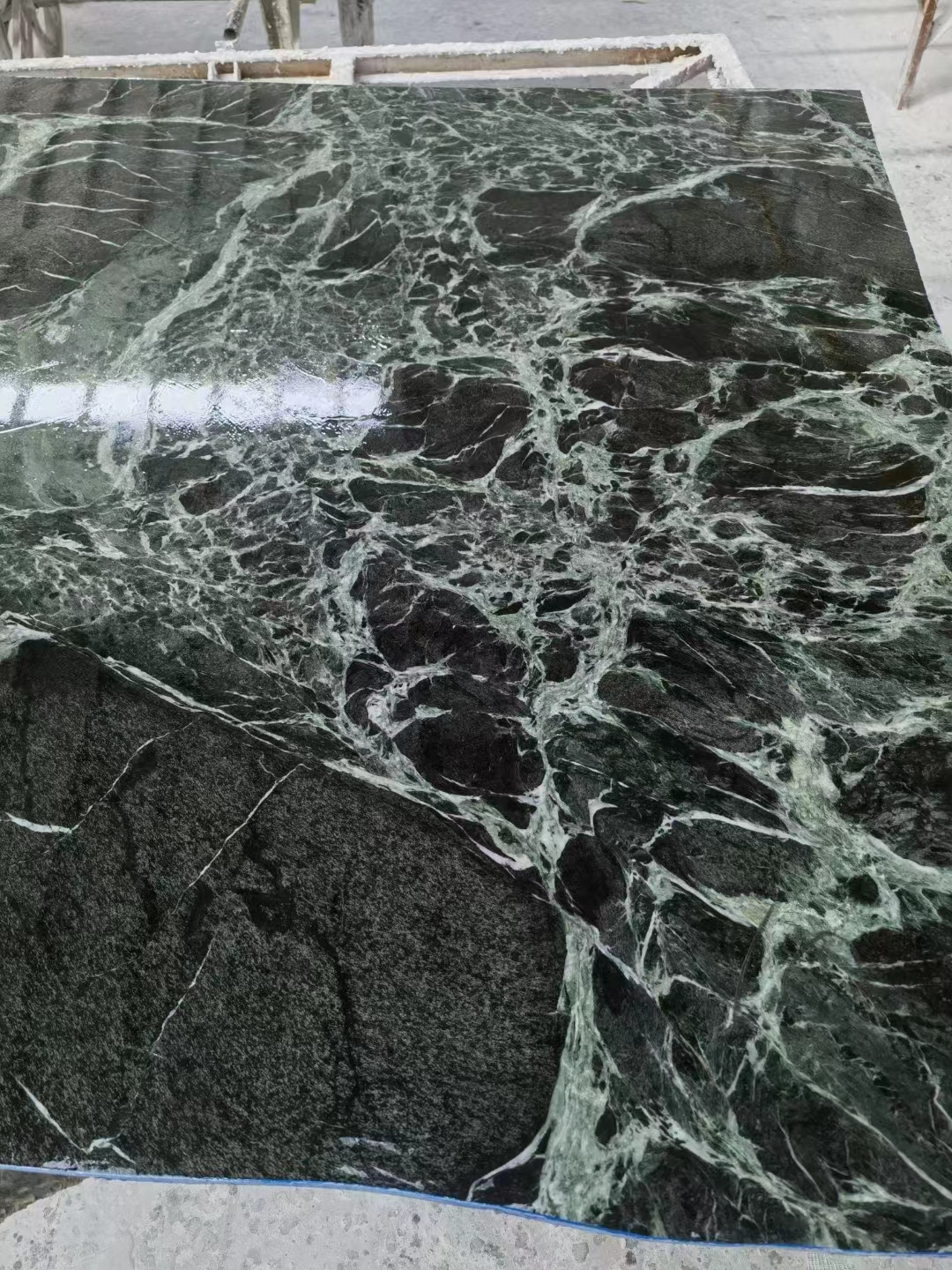 Wholesale Italy Natural Stone Emerald Green Pradas Green Marble Green Marble For Interior Decoration