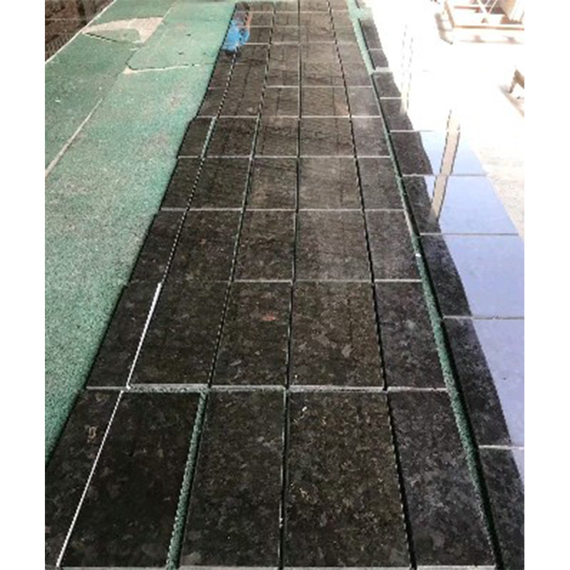 China New Shandong Impala Sesame Black Grey Granite Stone Price, G654 Natural Split Granite Tile