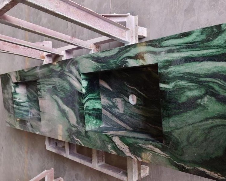 Promotion Home Design Natural Stone Green Granite Slabs Tiles Slabs Granite Slab Price