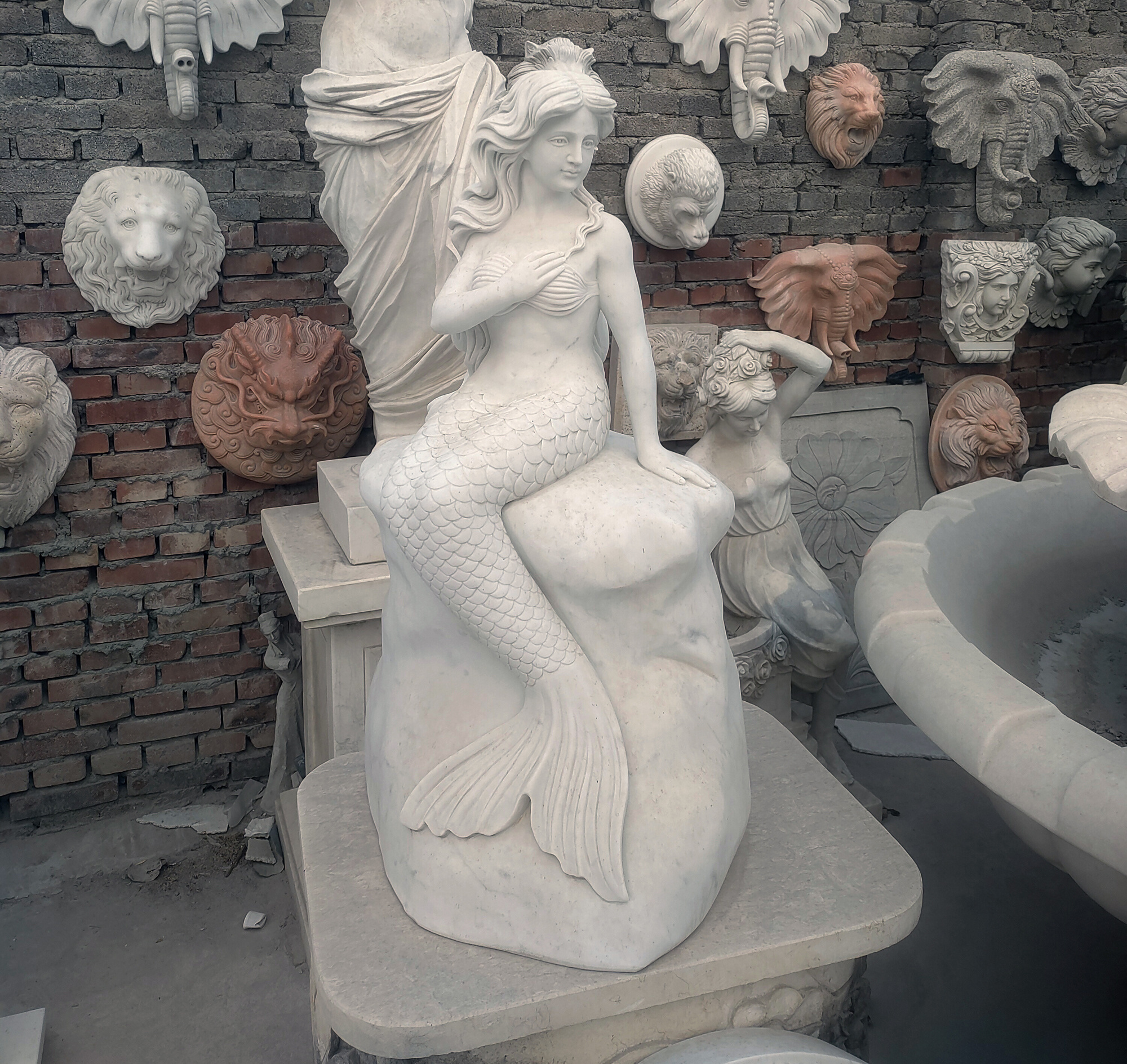 Garden Decoration Stone Sculpture Marble Mermaid with Dolphin Statue