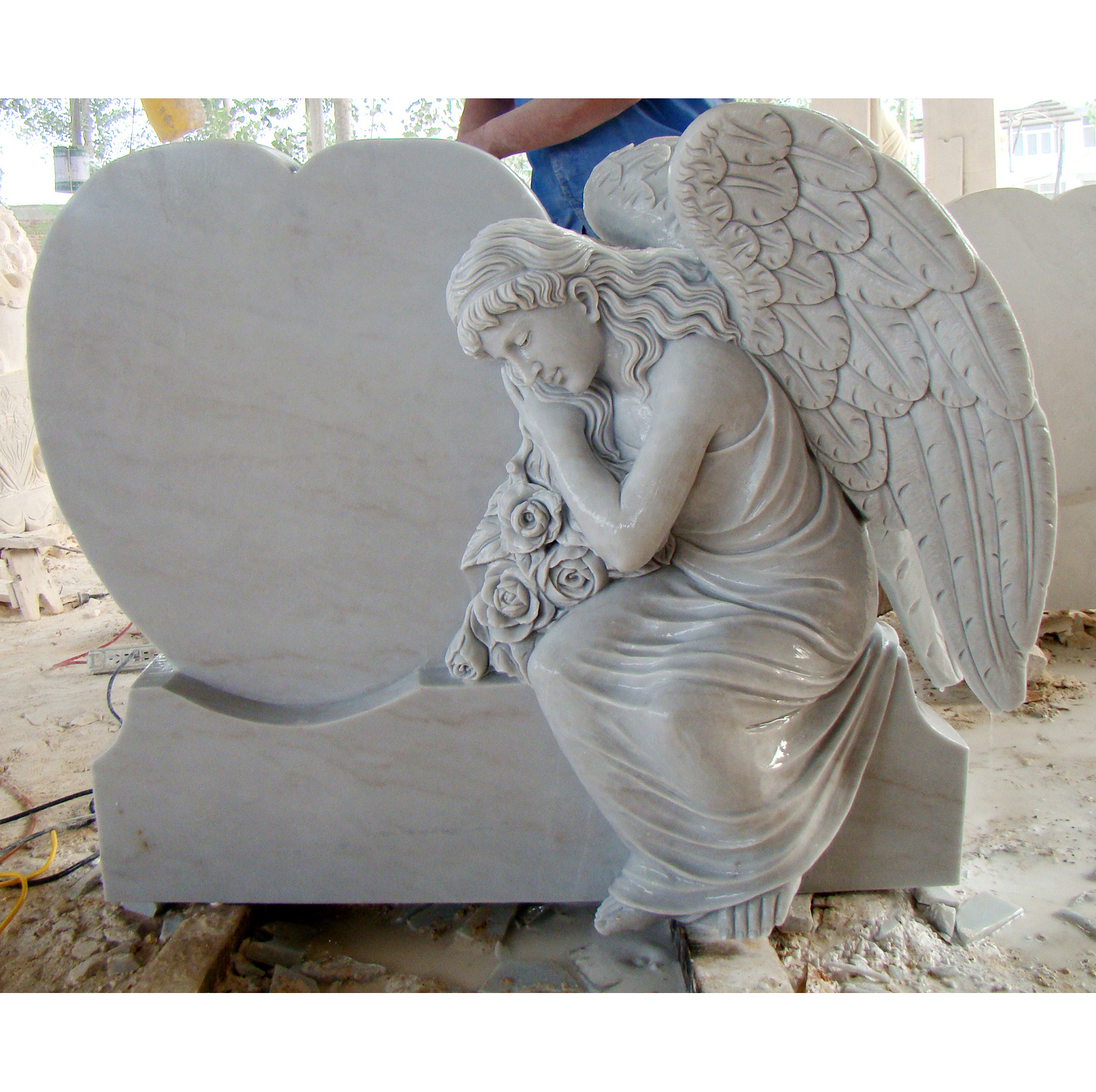 Polished Marble Tombstone White and Black Weeping Angel Heart Shaped Tombstone