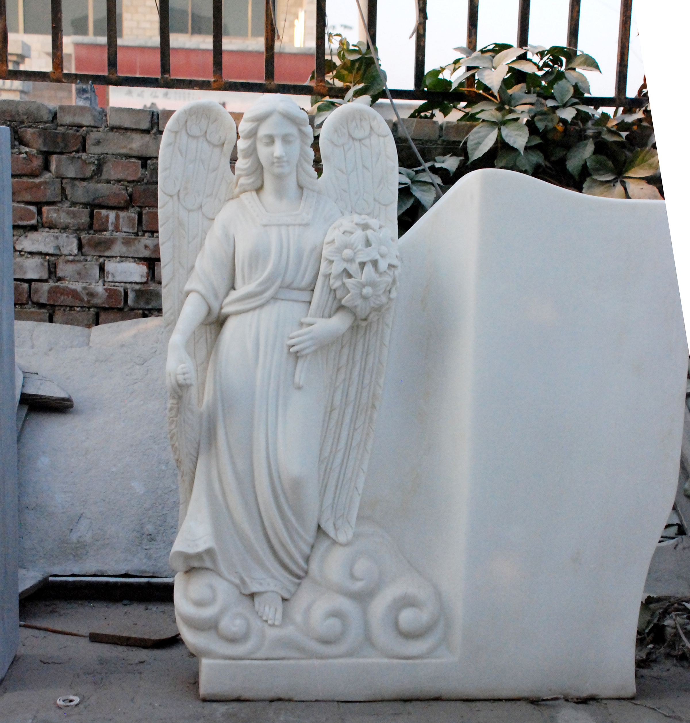 Natural White Marble Sculpture with Standing Angel Statue Marble Tombstone