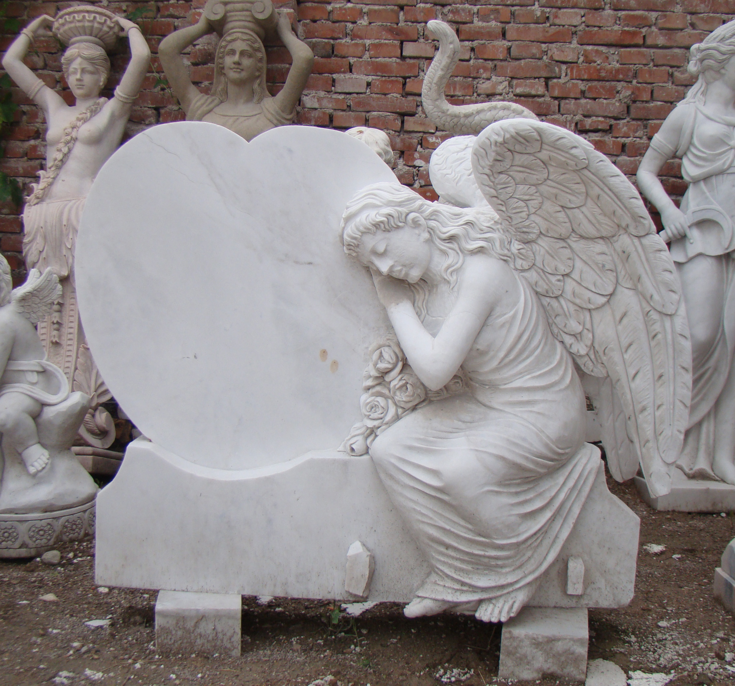 Polished Marble Tombstone White and Black Weeping Angel Heart Shaped Tombstone