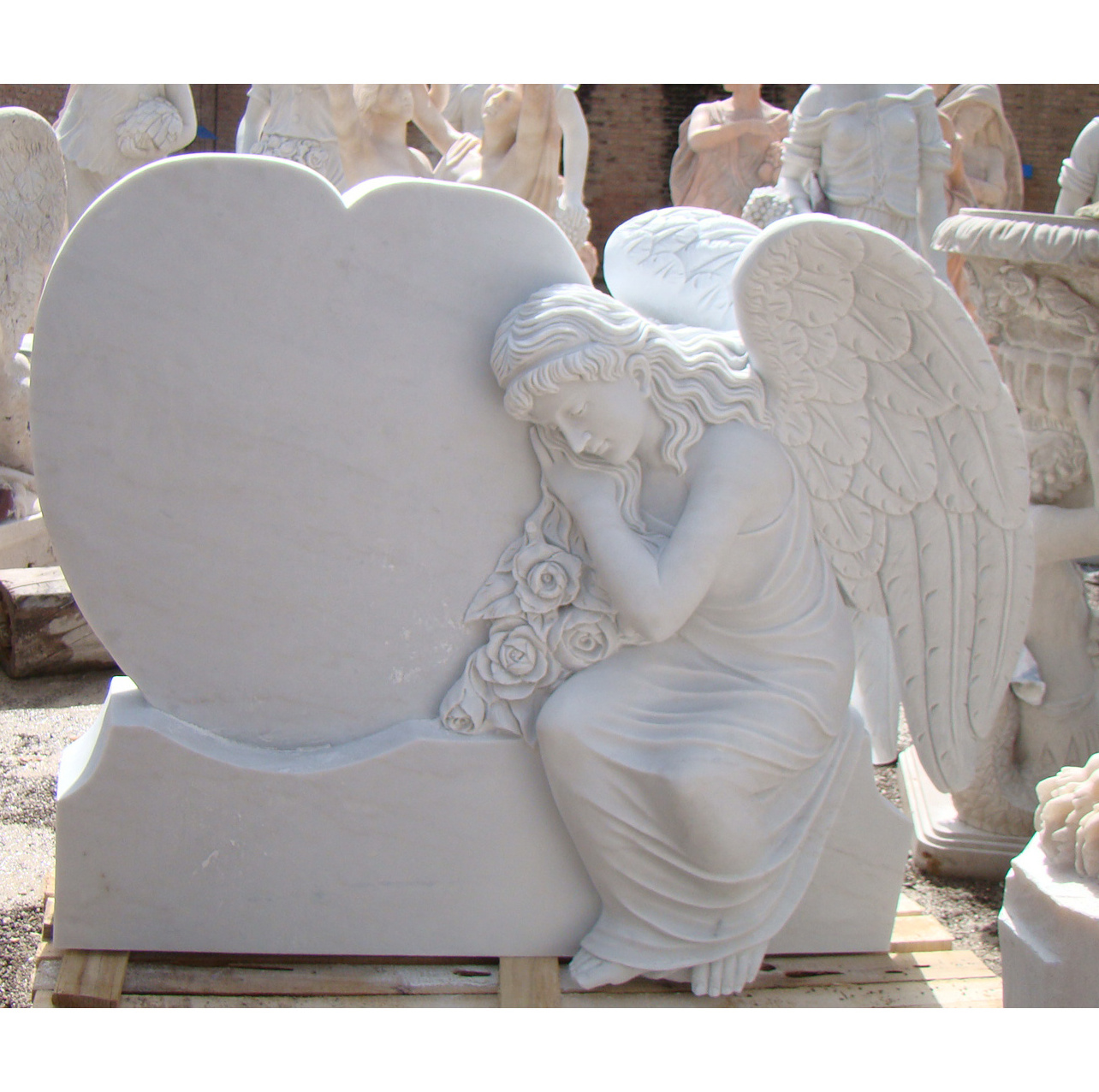 Polished Marble Tombstone White and Black Weeping Angel Heart Shaped Tombstone