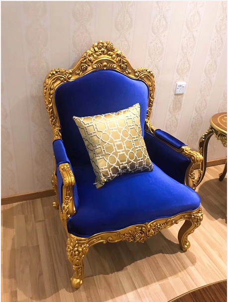 Foshan-Supply Classic Velvet Fabric Tufted Floor Seating Set Gold Wood Carved Royal Blue Sofa Set for Home Furniture