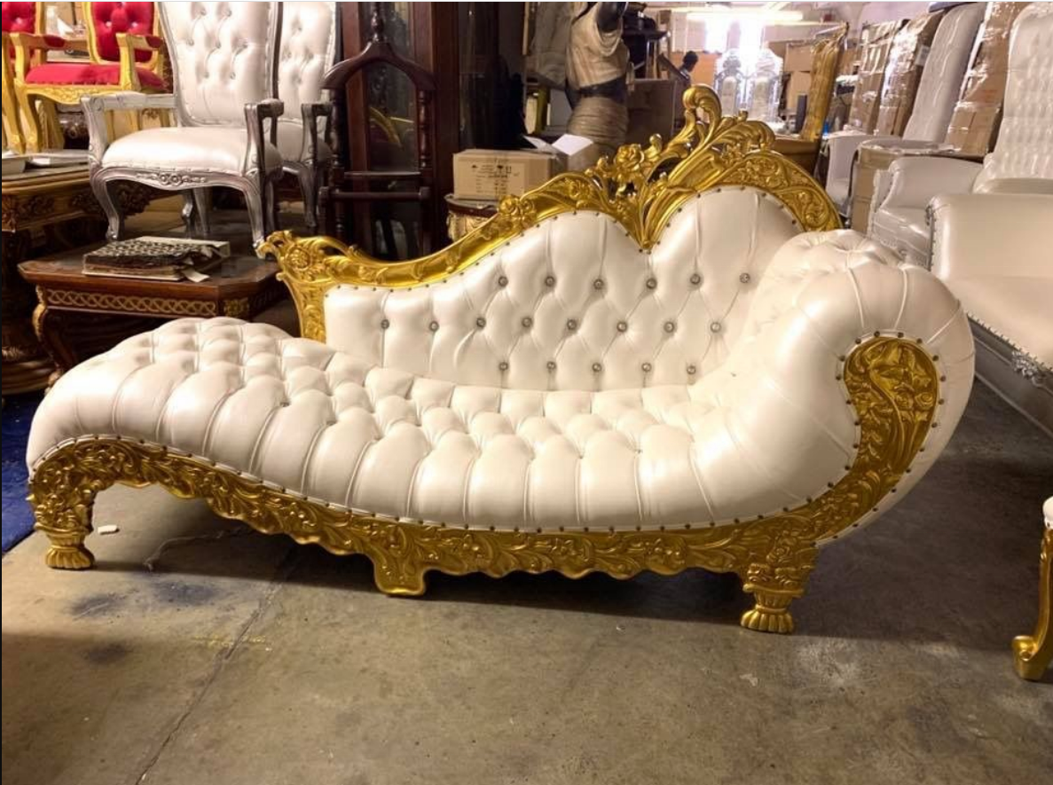 Wholesale Royal Classical Villa Luxury Lounge Carved Gilded Wood White Leather Loverseat Couch Wedding Events Hotel Hall Chairs