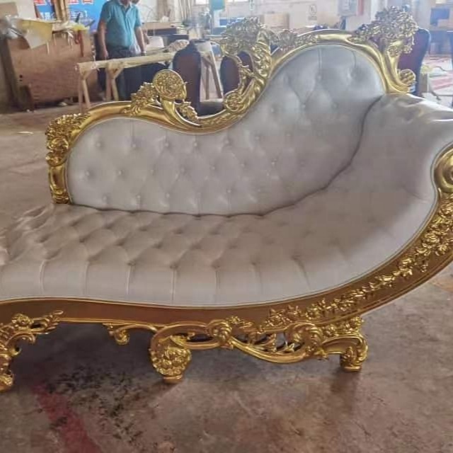 Wholesale Royal Classical Villa Luxury Lounge Carved Gilded Wood White Leather Loverseat Couch Wedding Events Hotel Hall Chairs